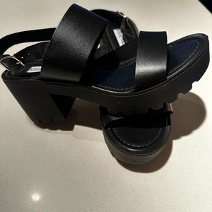 Brand new, never worn, Steve Madden shoes!